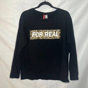 DIVIDED CHEETAH GRAPHIC CREWNECK (Medium)